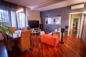 Cinematic Modern Flat, 100 mt da Ospedale Ravenna